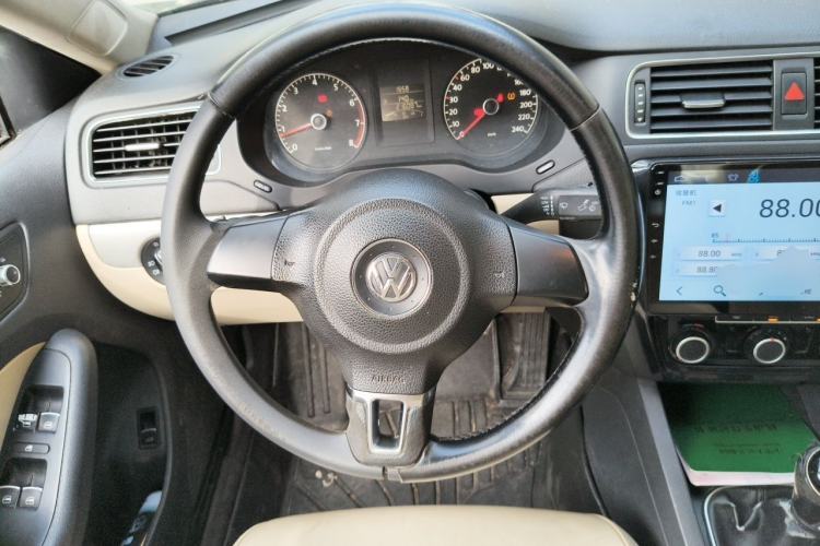 Used Volkswagen Sagitar 2014 Revised Version 1.6L Manual Comfort Edition Steering Wheel