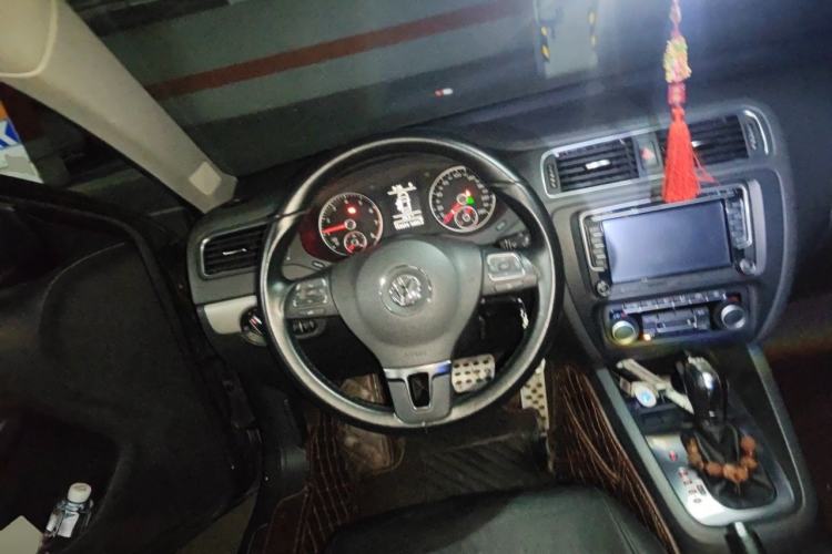 Used Volkswagen Sagitar 2014 1.4TSI Automatic Luxury Model Steering Wheel