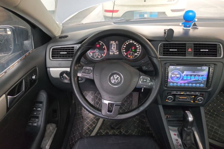 Used Volkswagen Sagitar 2014 1.4TSI Automatic Luxury Model Steering Wheel