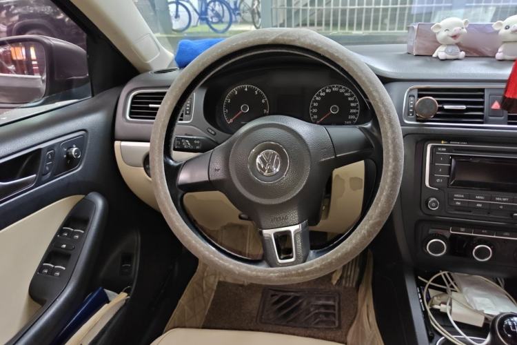 Used Volkswagen Sagitar 2014 Revised Version 1.6L Manual Comfort Edition Steering Wheel