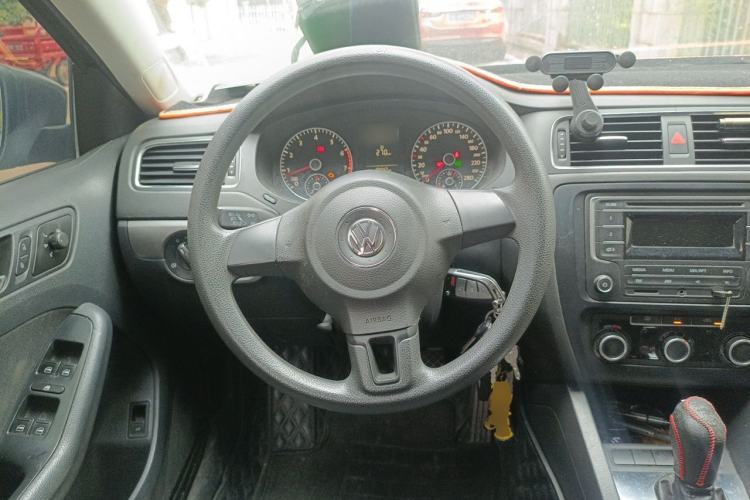 Used Volkswagen Sagitar 2014 1.4TSI Automatic Fashion Edition Steering Wheel