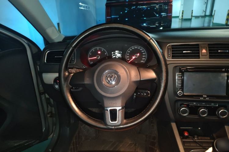 Used Volkswagen Sagitar 2014 Revised Version 1.6L Manual Comfort Edition Steering Wheel