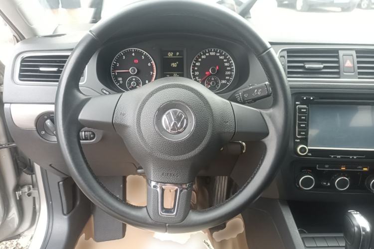 Used Volkswagen Sagitar 2014 Revised Version 1.4TSI Automatic Fashion Edition Steering Wheel