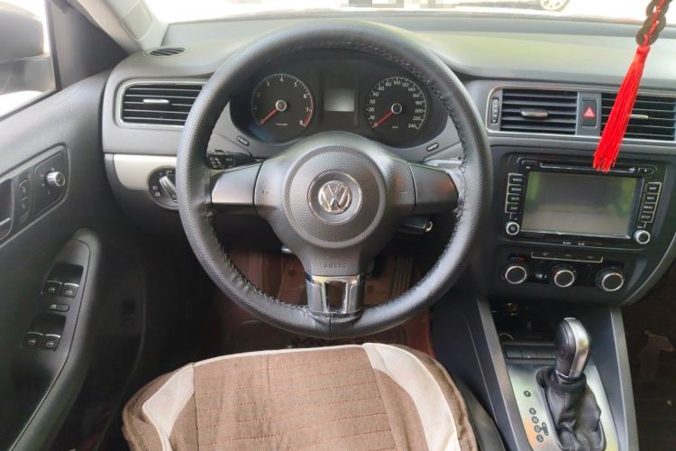 Used Volkswagen Sagitar 2014 1.6L Automatic Comfort Model Steering Wheel