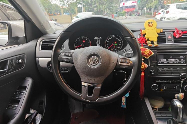 Used Volkswagen Sagitar 2014 1.4TSI Automatic Luxury Model Steering Wheel