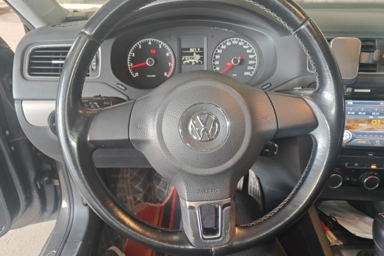 Used Volkswagen Sagitar 2014 1.6L Automatic Comfort Model Steering Wheel