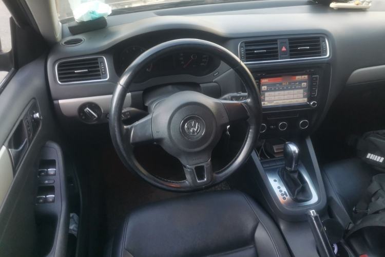 Used Volkswagen Sagitar 2014 1.6L Automatic Comfort Model Steering Wheel
