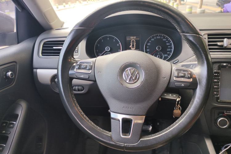 Used Volkswagen Sagitar 2014 1.4TSI Automatic Luxury Model Steering Wheel