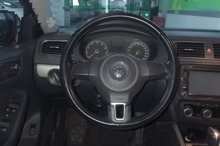 Used Volkswagen Sagitar 2014 1.6L Automatic Comfort Model Steering Wheel