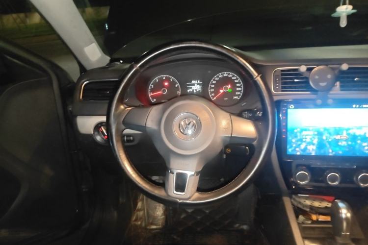 Used Volkswagen Sagitar 2014 1.6L Automatic Comfort Model Steering Wheel