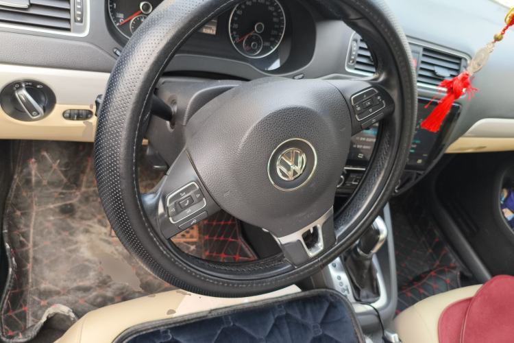Used Volkswagen Sagitar 2014 1.4TSI Automatic Luxury Model Steering Wheel