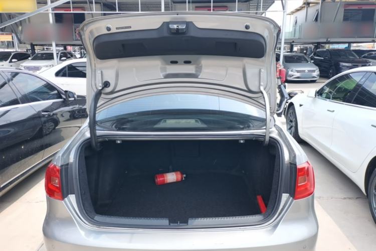 Used Volkswagen Sagitar 2014 Revised Version 1.6L Automatic Comfort Edition Trunk