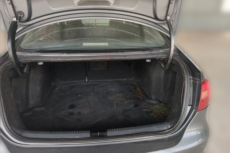Used Volkswagen Sagitar 2014 1.6L Manual Comfort Model Trunk