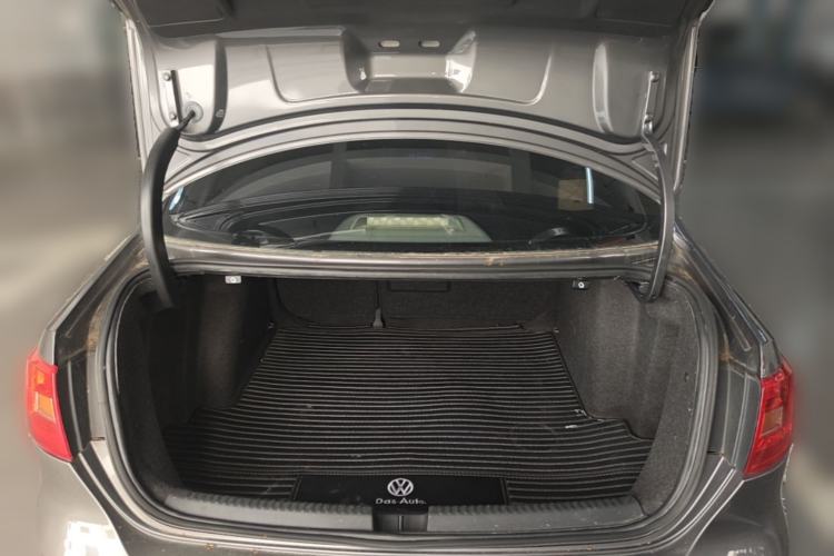 Used Volkswagen Sagitar 2014 1.4TSI Automatic Luxury Model Trunk