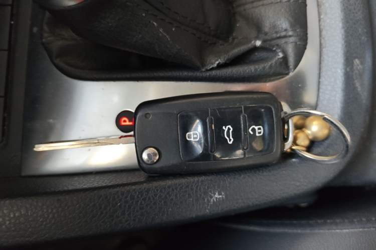 Used Volkswagen Sagitar 2014 1.4TSI Automatic Luxury Model Vehicle Key