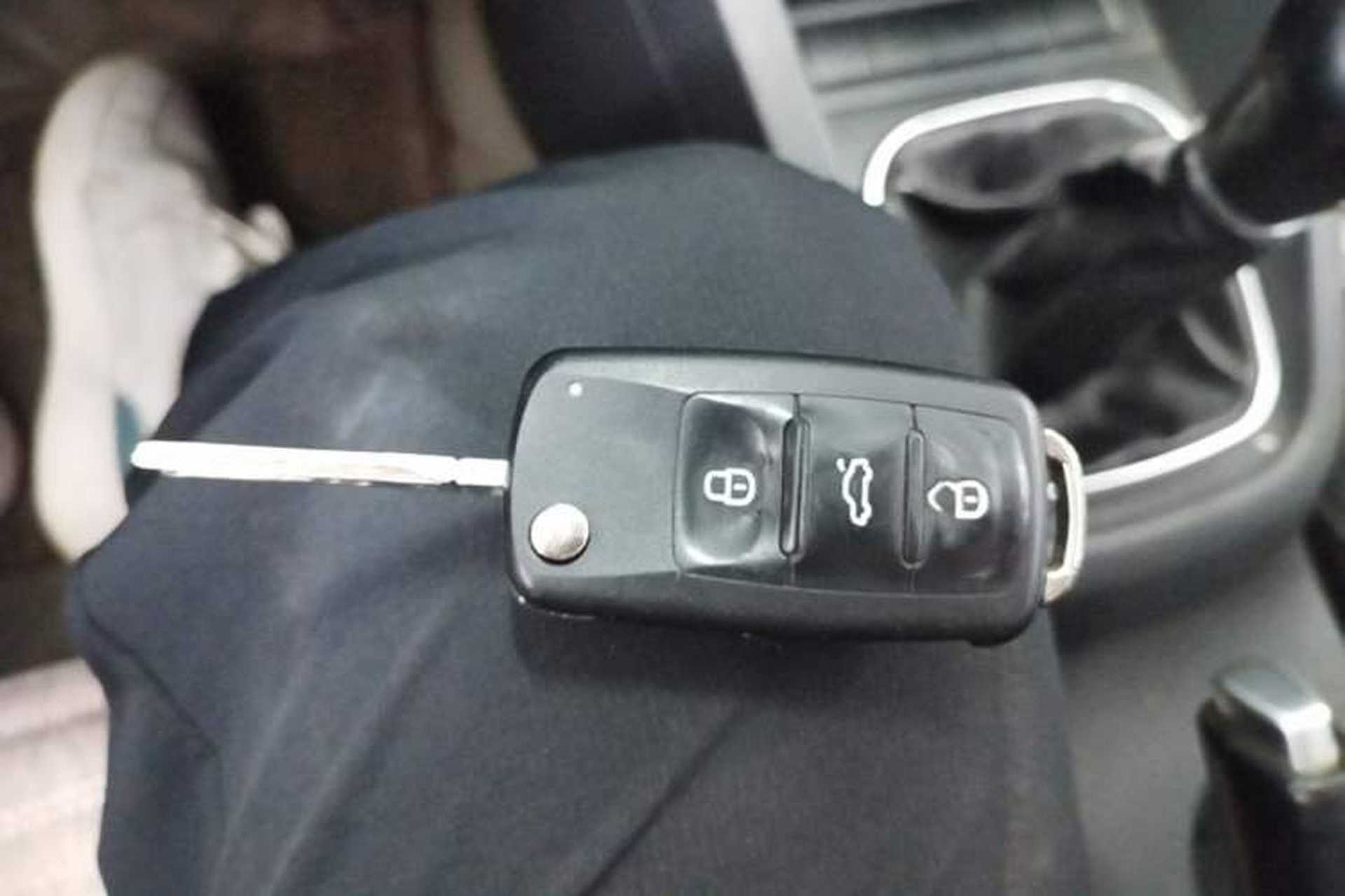Used Volkswagen Sagitar 2014 1.6L Manual Comfort Model Vehicle Key