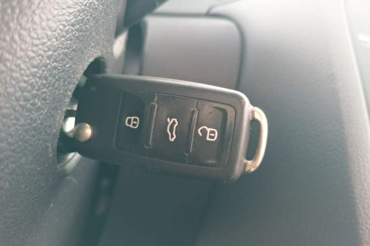 Used Volkswagen Sagitar 2014 Revised Version 1.6L Automatic Comfort Edition Vehicle Key