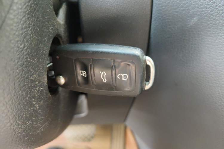 Used Volkswagen Sagitar 2014 1.6L Automatic Comfort Model Vehicle Key