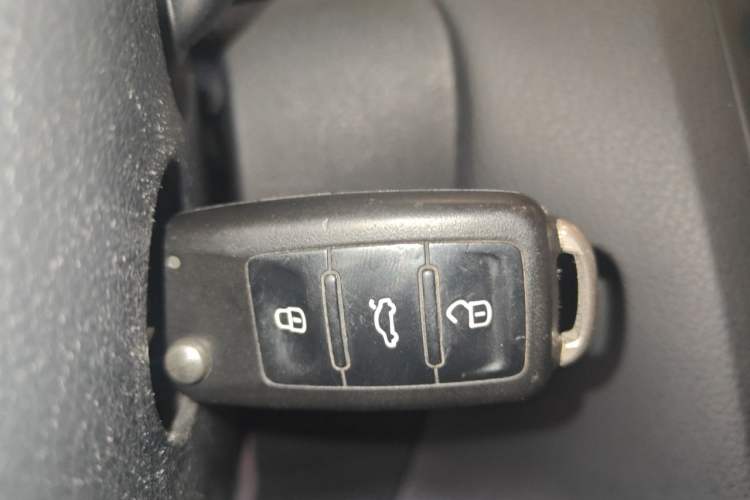 Used Volkswagen Sagitar 2014 1.6L Automatic Comfort Model Vehicle Key