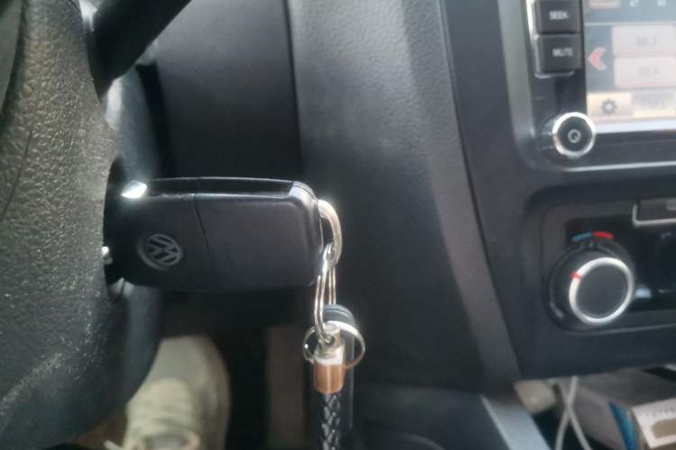 Used Volkswagen Sagitar 2014 1.6L Automatic Comfort Model Vehicle Key