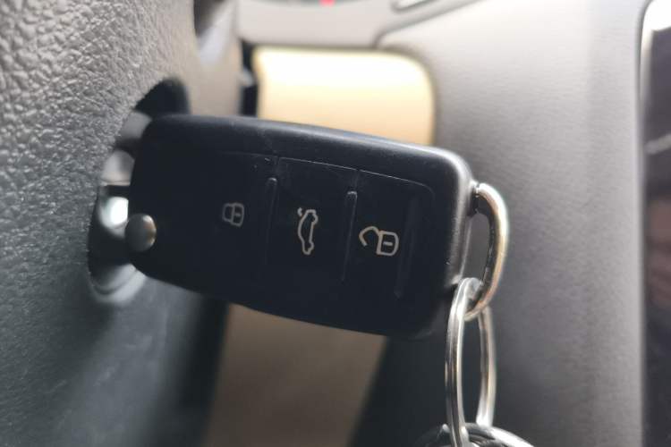Used Volkswagen Sagitar 2014 1.4TSI Automatic Luxury Model Vehicle Key