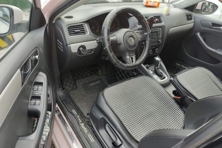 Used Volkswagen Sagitar 2014 1.6L Automatic Comfort Model Driver Seat