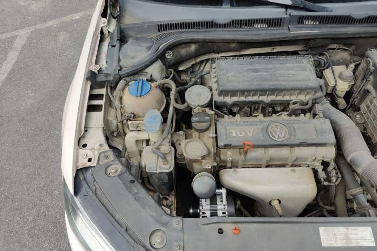 Used Volkswagen Sagitar 2014 1.6L Automatic Comfort Model Engine Bay Right
