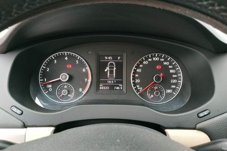 Used Volkswagen Sagitar 2014 Revised Version 1.4TSI Automatic Luxury Edition Instrument Cluster