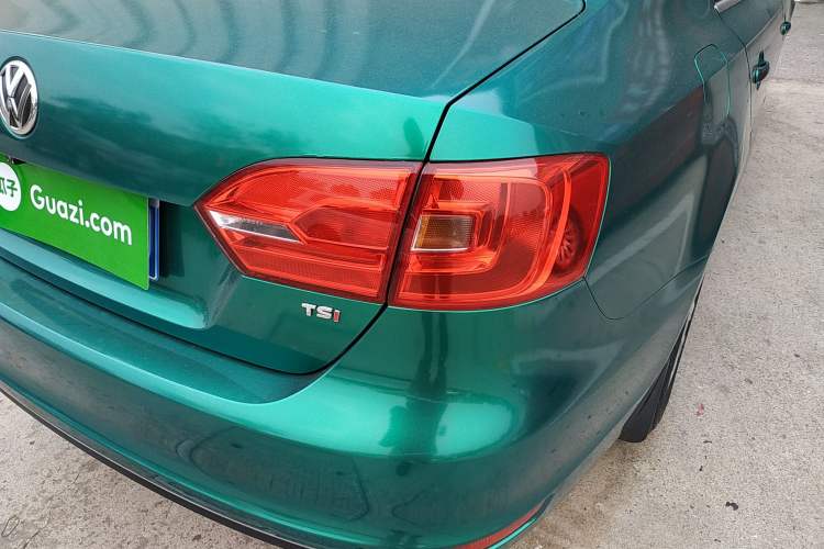Used Volkswagen Sagitar 2014 Revised Version 1.4TSI Automatic Luxury Edition Right Rear Taillight