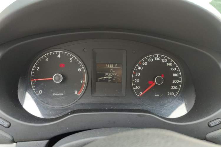 Used Volkswagen Sagitar 2014 1.6L Automatic Comfort Model Instrument Cluster