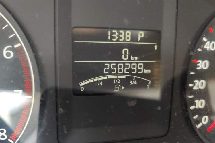 Used Volkswagen Sagitar 2014 1.6L Automatic Comfort Model Odometer Close Up