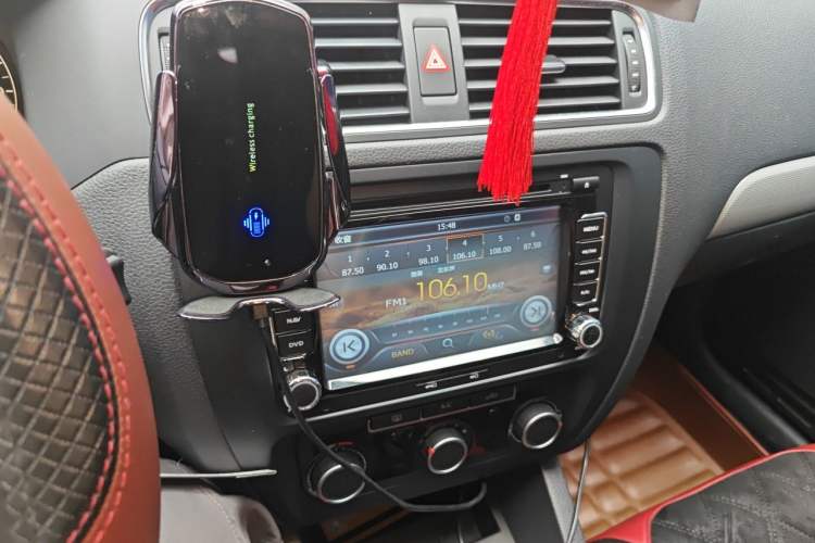 Used Volkswagen Sagitar 2014 Revised Version 1.6L Manual Comfort Edition Audio And AC Panel