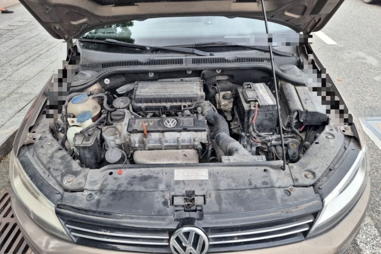 Used Volkswagen Sagitar 2014 1.6L Manual Comfort Model Engine Bay