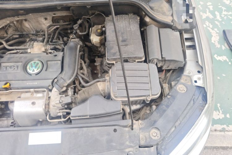Used Volkswagen Sagitar 2014 Revised Version 1.4TSI Automatic Luxury Edition Engine Bay Left