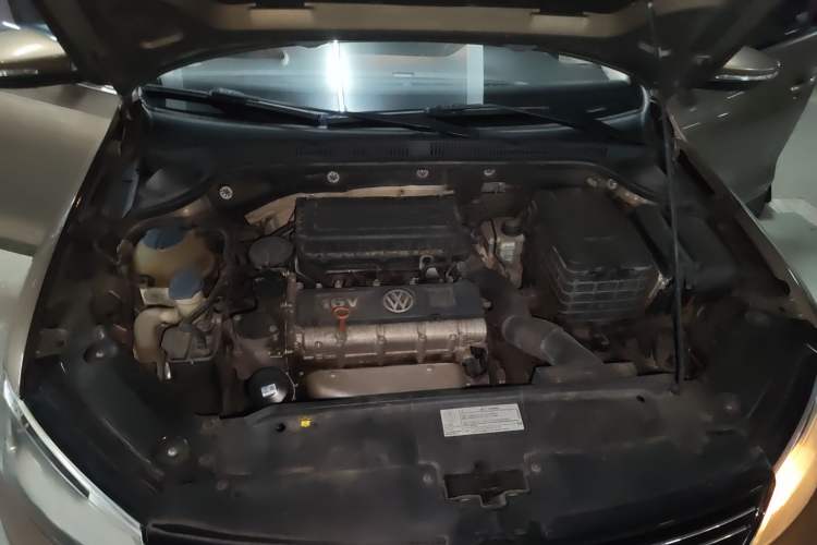 Used Volkswagen Sagitar 2014 Revised Version 1.6L Automatic Comfort Edition Engine Bay