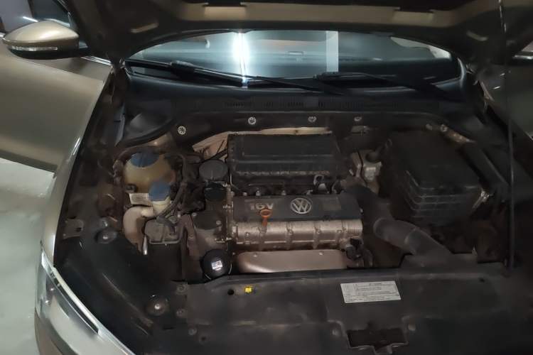 Used Volkswagen Sagitar 2014 Revised Version 1.6L Automatic Comfort Edition Engine Bay Right