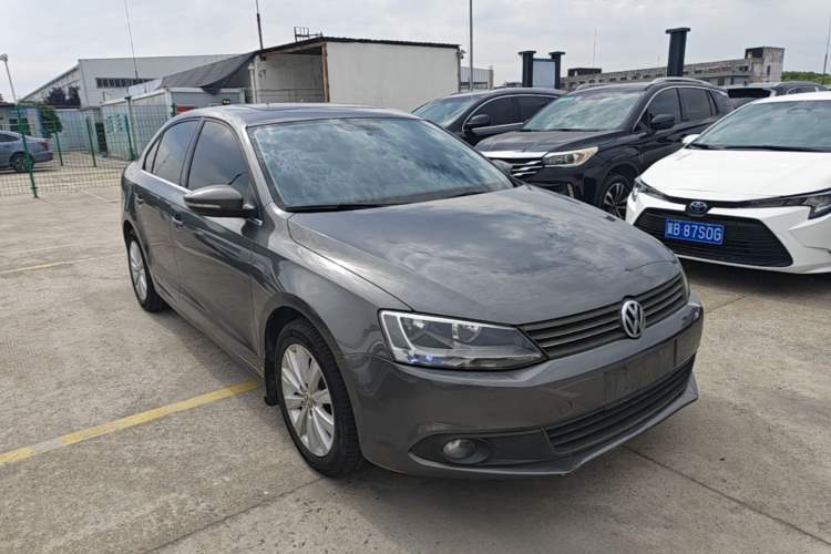 Used Volkswagen Sagitar 2014 1.6L Automatic Comfort Model Front Right 45 Deg