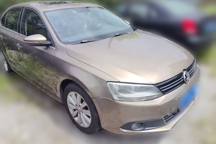 Used Volkswagen Sagitar 2014 1.4TSI Automatic Luxury Model Front Right 45 Deg