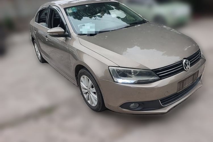 Used Volkswagen Sagitar 2014 Revised Version 1.4TSI Automatic Luxury Edition Front Right 45 Deg
