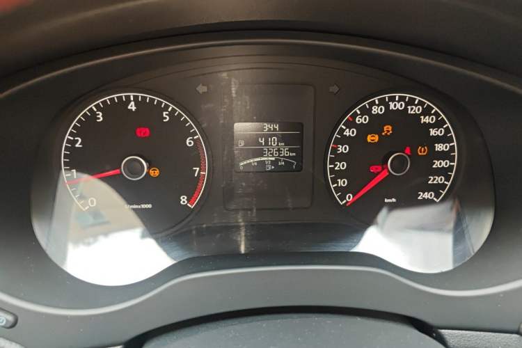 Used Volkswagen Sagitar 2014 Revised Version 1.6L Manual Comfort Edition Instrument Cluster