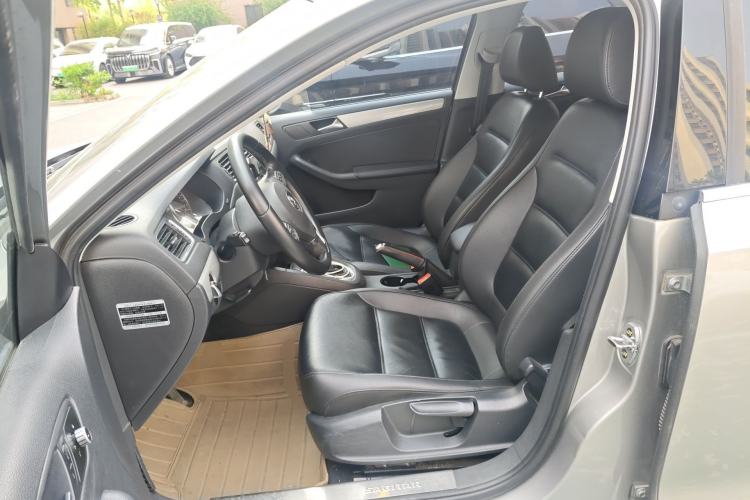 Used Volkswagen Sagitar 2014 Revised Version 1.4TSI Automatic Luxury Edition Left Front Seat