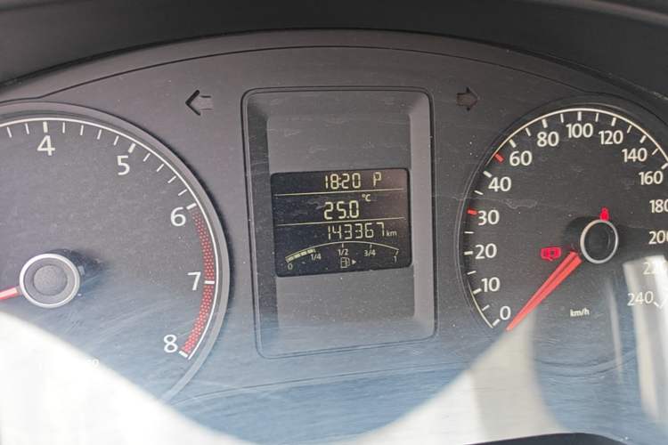 Used Volkswagen Sagitar 2014 1.6L Automatic Comfort Model Odometer Close Up