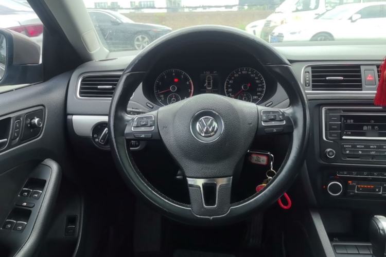 Used Volkswagen Sagitar 2014 1.4TSI Automatic Luxury Model Steering Wheel