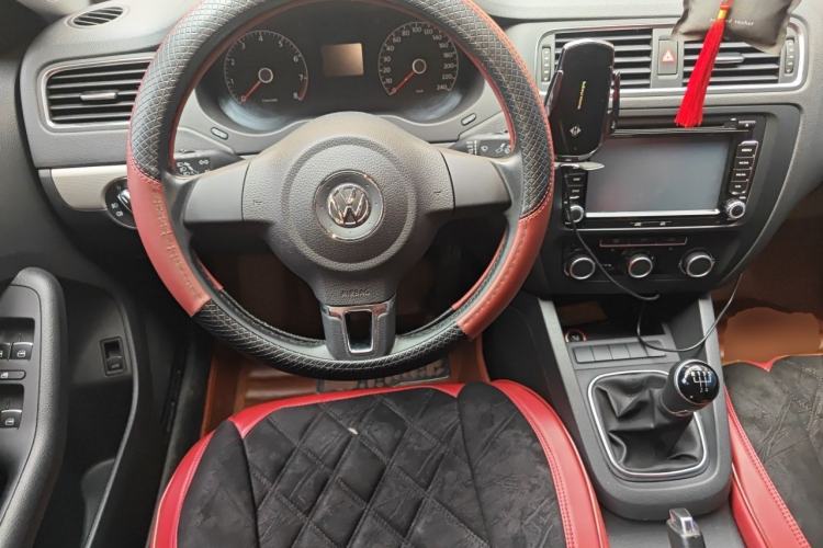 Used Volkswagen Sagitar 2014 Revised Version 1.6L Manual Comfort Edition Steering Wheel