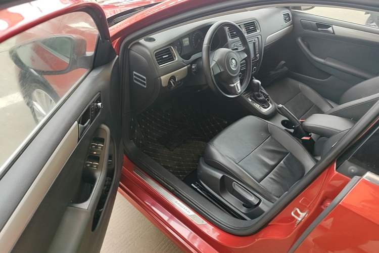 Used Volkswagen Sagitar 2014 1.6L Automatic Comfort Model Driver Seat
