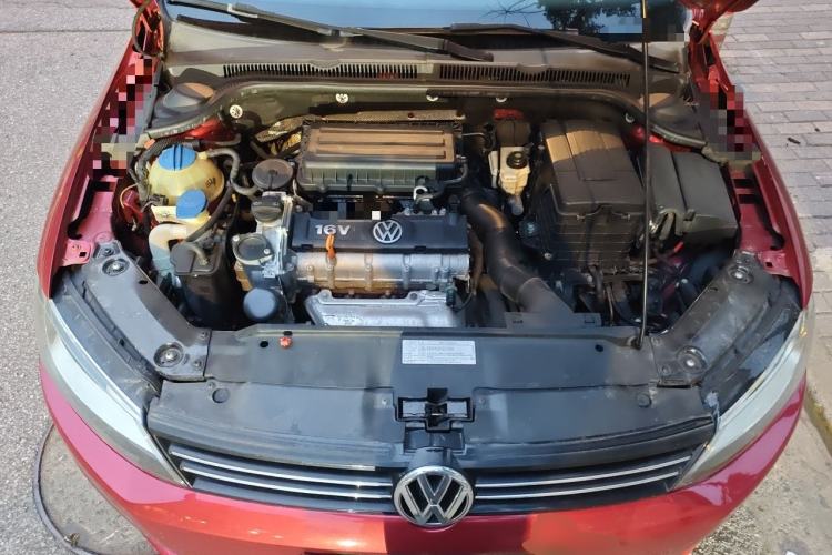 Used Volkswagen Sagitar 2014 1.6L Automatic Comfort Model Engine Bay