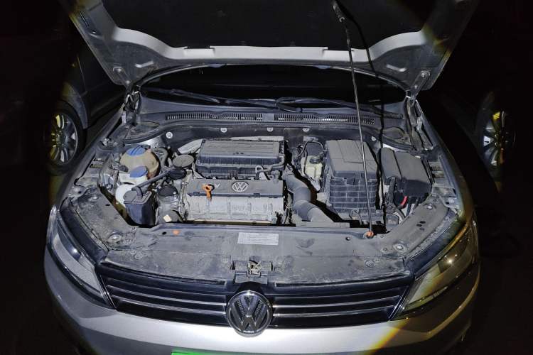 Used Volkswagen Sagitar 2014 Revised Version 1.6L Automatic Comfort Edition Engine Bay