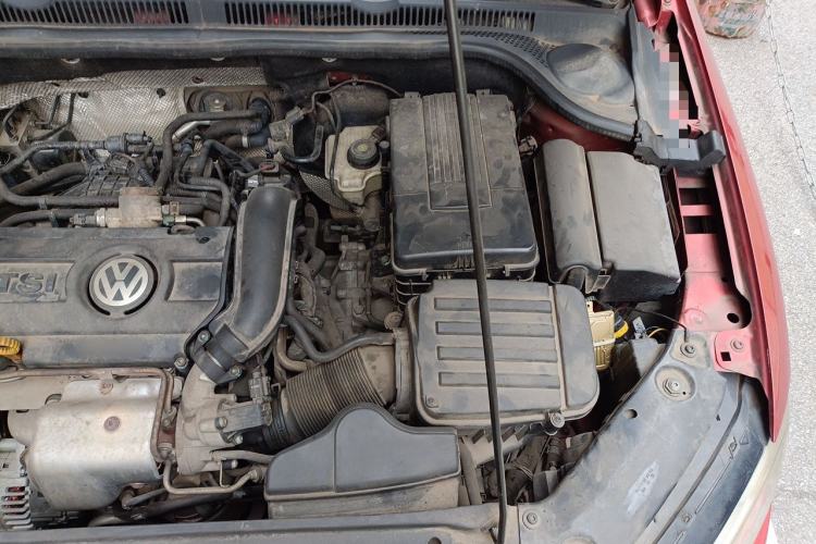 Used Volkswagen Sagitar 2014 1.4TSI Automatic Luxury Model Engine Bay Left