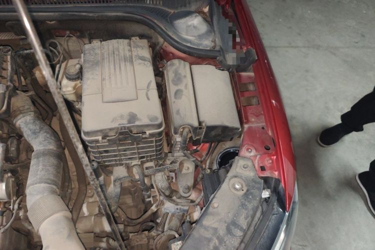 Used Volkswagen Sagitar 2014 1.6L Automatic Comfort Model Engine Bay Left