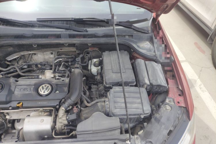 Used Volkswagen Sagitar 2014 1.4TSI Automatic Luxury Model Engine Bay Left